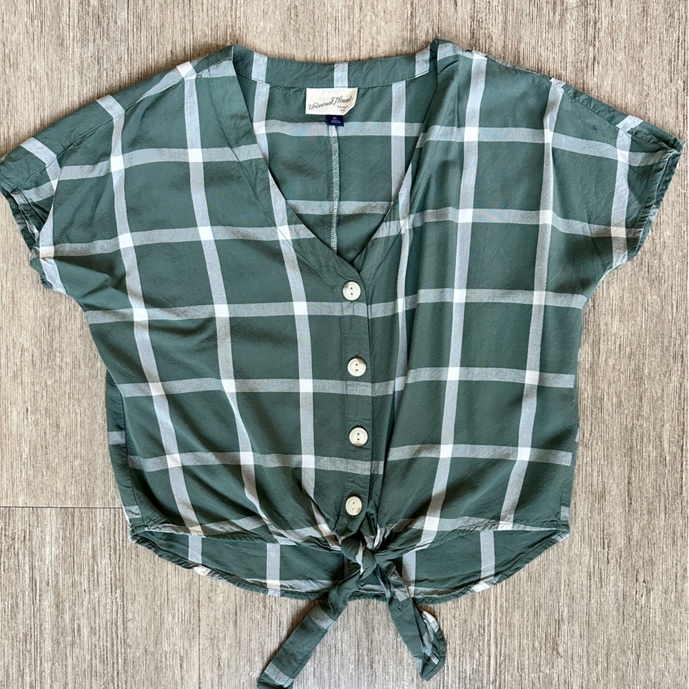 Universal Threads Green Patterned Blouse